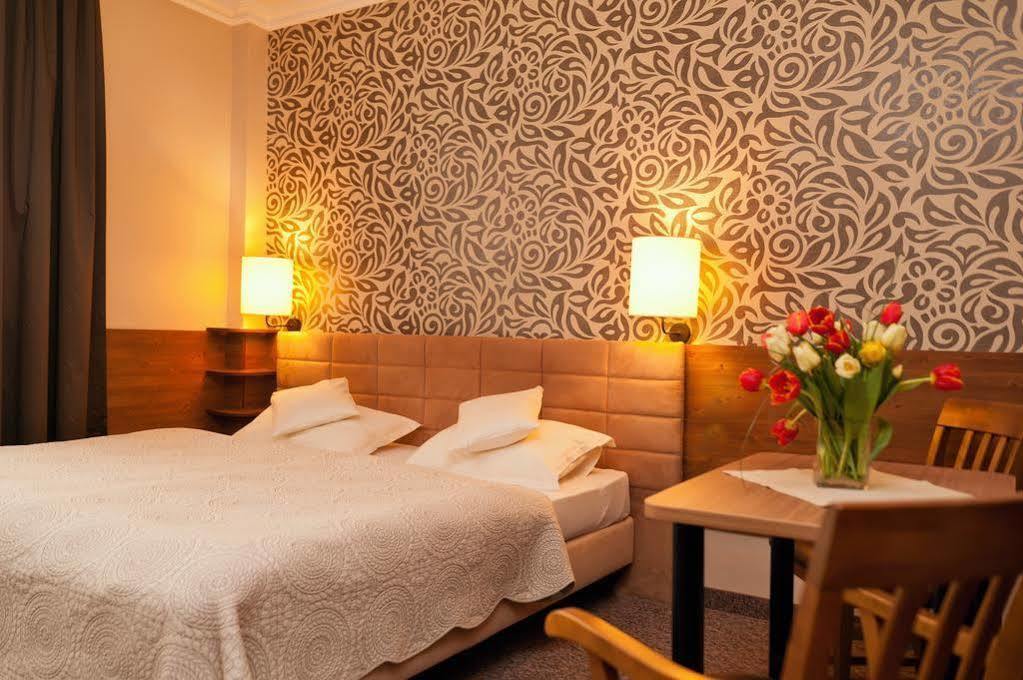 Villa Anna Gdansk - Noclegi Rooms - Free Parking ภายนอก รูปภาพ