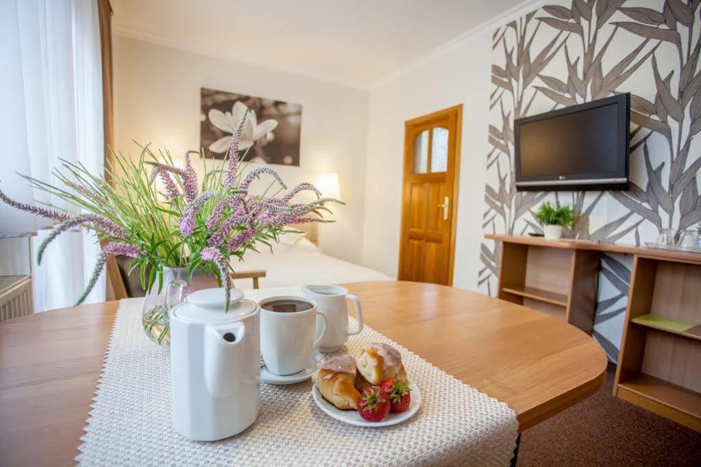 Villa Anna Gdansk - Noclegi Rooms - Free Parking ภายนอก รูปภาพ